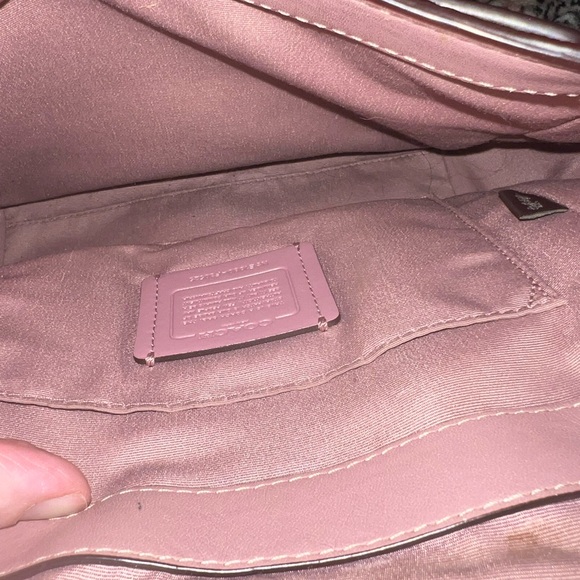 Coach Faye bag can be converted into a backpack. Elegant Women's Bag - Picture 9 of 16